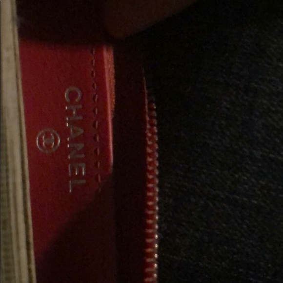 Chanel - Picture 2 of 4